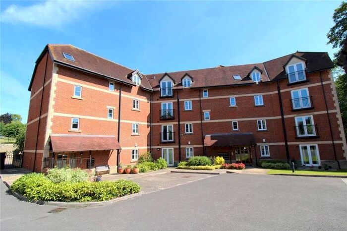 2 Bedroom Flat To Rent In Old Mill Lane, Swindon, SN3