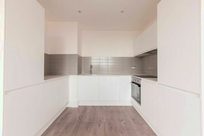 2 Bedroom Flat To Rent In Canonbury Heights West, Islington, London, N1