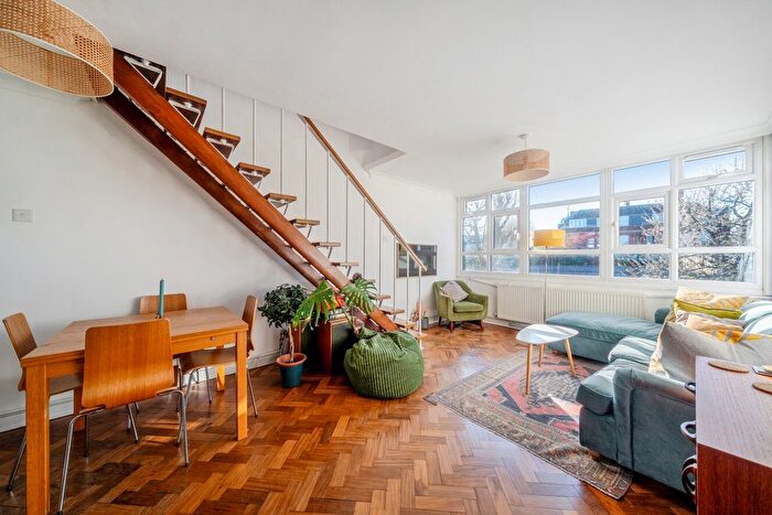 2 Bedroom Flat For Sale In Kersfield Road, Putney, London, SW15