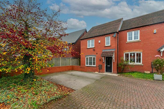 3 Bedroom Semi Detached House For Sale In Woodhouse Gardens, Ruddington, Nottingham, NG11