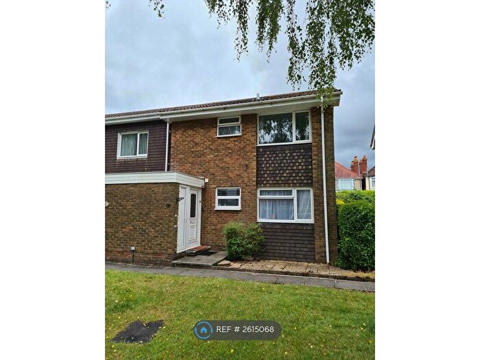 2 Bedroom Maisonette To Rent In Lincoln Court, Southampton, SO15