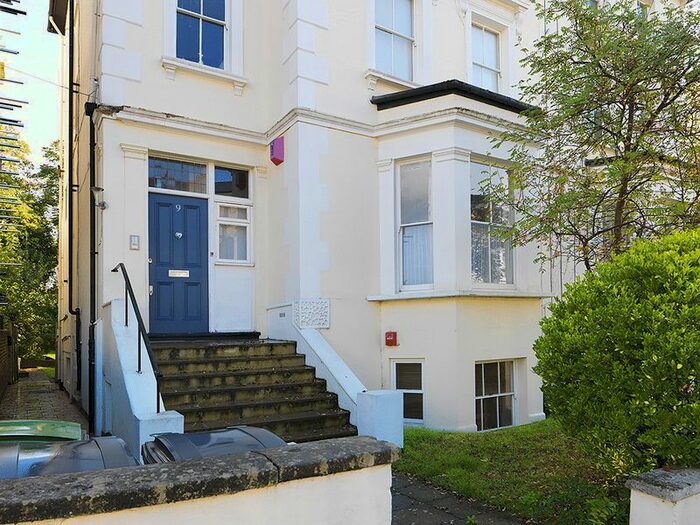 2 Bedroom Flat To Rent In St. Philips Road, Surbiton, KT6