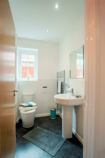 4 Bedroom Semi-Detached House To Rent In Eastbrooke VIllage, Maghull, L31