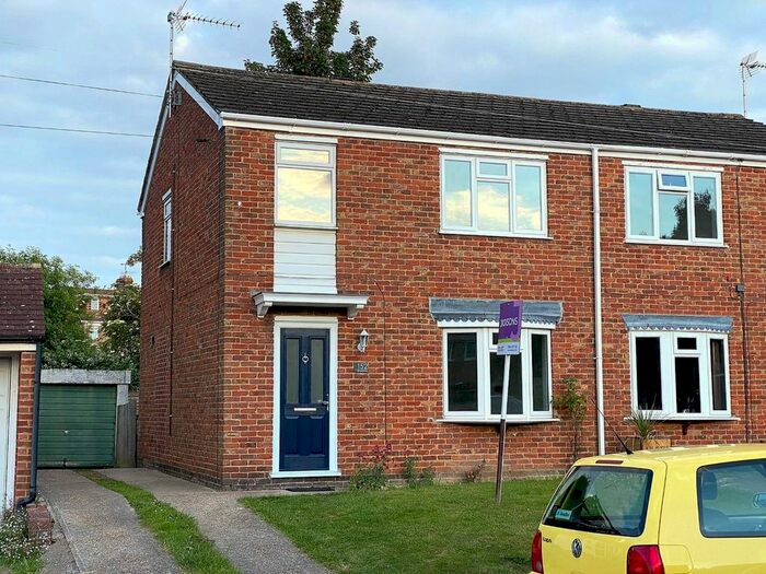 3 Bedroom Semi-Detached House To Rent In Broadway, Gillingham, ME8