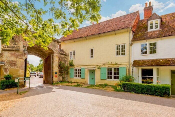 4 Bedroom Detached House To Rent In The Close, Salisbury, Wiltshire, SP1