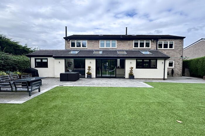 5 Bedroom Detached House For Sale In St. Anns Close, Chapel-En-Le-Frith, High Peak, SK23