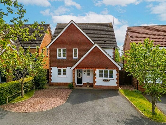 4 Bedroom Detached House For Sale In Warren Close, Stone, HP17