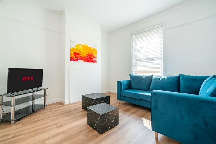 6 Bedroom House To Rent In Commonside, Sheffield, S10