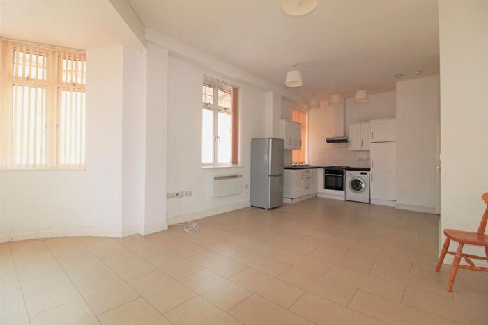 2 Bedroom Flat To Rent In Britannia Street, Aylesbury, Buckinghamshire, HP20