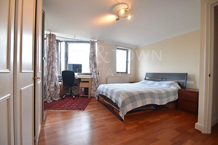 2 Bedroom Apartment To Rent In Cumberland Mills Square, London, E14