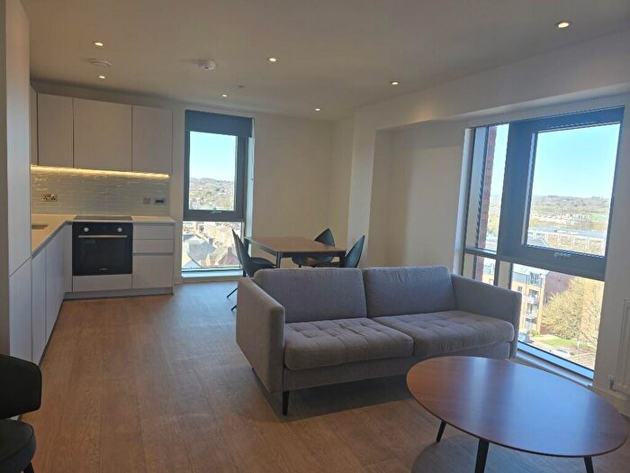 2 Bedroom Apartment To Rent In Weldale Street, Reading, Berkshire, RG1