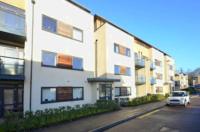 2 Bedroom Flat To Rent In Thirleby Road, Mill Hill East, London, NW7