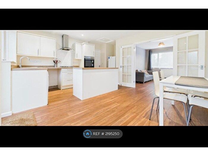3 Bedroom Bungalow To Rent In Alberta Close, Ipswich, IP5