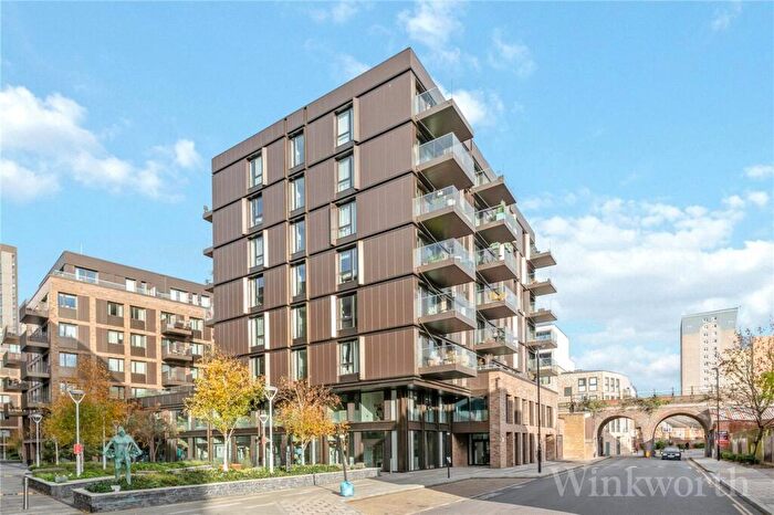 2 Bedroom Apartment To Rent In Moulding Lane, London, SE14