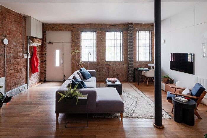 1 Bedroom Flat For Sale In Mare Street, London, E8