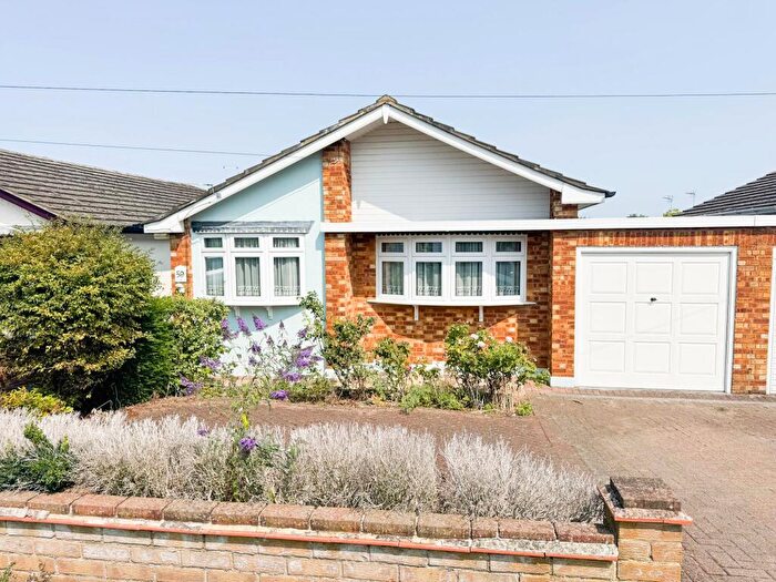 2 Bedroom Detached Bungalow For Sale In Deerhurst, Benfleet, SS7