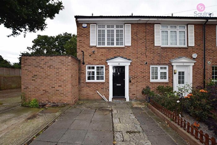 2 Bedroom End Of Terrace House To Rent In Chilton Road, Edgware, HA8