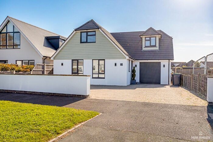 4 Bedroom Detached House For Sale In Merlin Way, Christchurch, Dorset, BH23