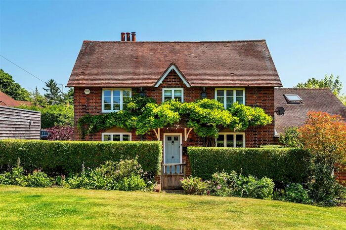 5 Bedroom Detached House To Rent In Chestnut Avenue, Guildford, GU2
