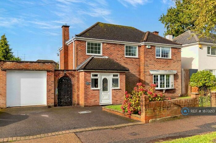 3 Bedroom Detached House To Rent In Grattons Drive, Crawley, RH10