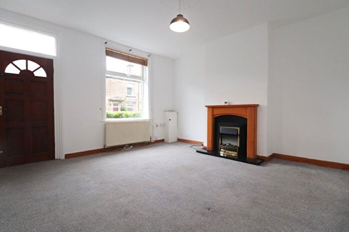 2 Bedroom Detached House To Rent In Bryan Street, Farsley, Pudsey, West Yorkshire, Uk, LS28