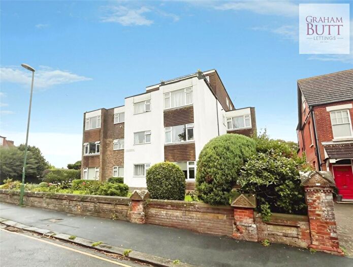 1 Bedroom Apartment To Rent In Granville Road, Littlehampton, West Sussex, BN17