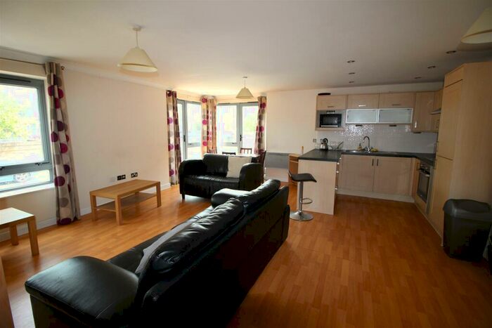 2 Bedroom Apartment To Rent In Quayside Drive, Colchester, CO2