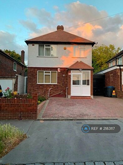 3 Bedroom Detached House To Rent In Violet Lane, Croydon, CR0