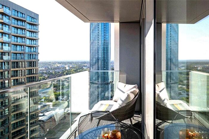 2 Bedroom Apartment For Sale In Park Drive, Canary Wharf, E14