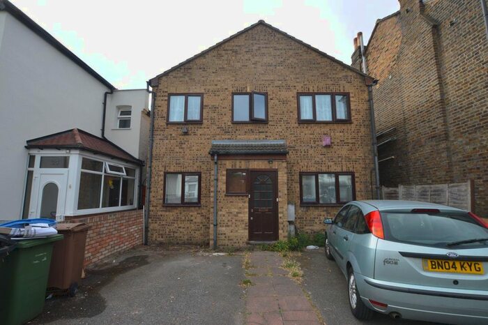 2 Bedroom Flat To Rent In Clarendon Road, Walthamstow, E17