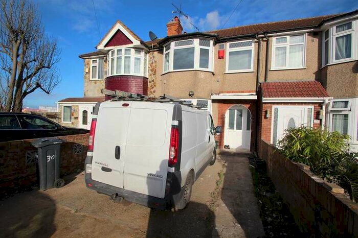 3 Bedroom Terraced House To Rent In Myrtle Avenue, Bedfont, TW14