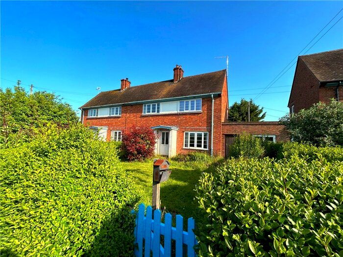 3 Bedroom Semi-Detached House For Sale In Sidings Lane, Charlton, Pershore, WR10