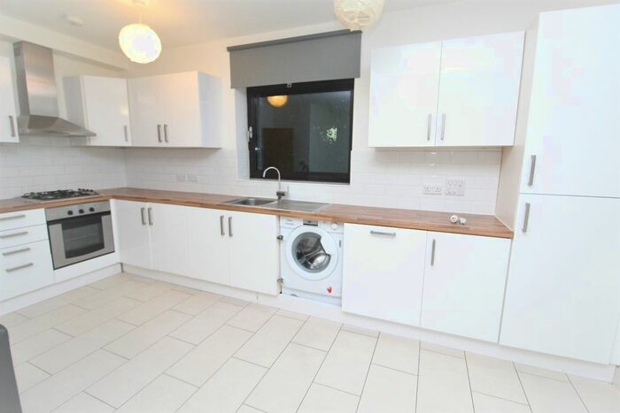 2 Bedroom Detached House To Rent In Winns Mews, Grove Park Road, Seven Sisters, N15