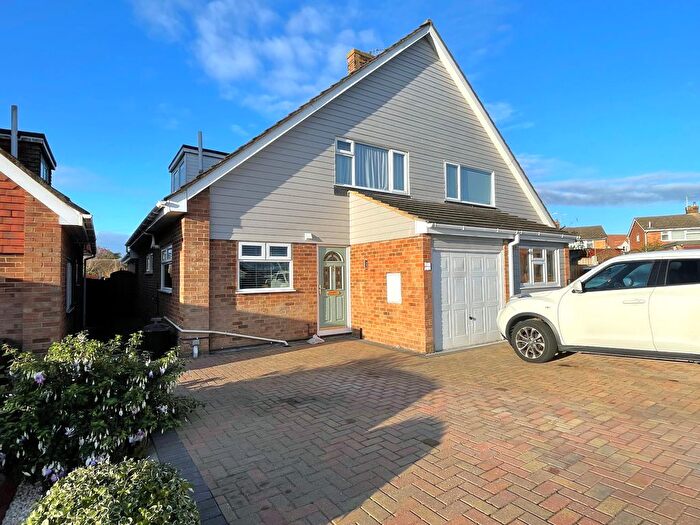 3 Bedroom Semi-detached House For Sale In Carolina Way, Tiptree, CO5