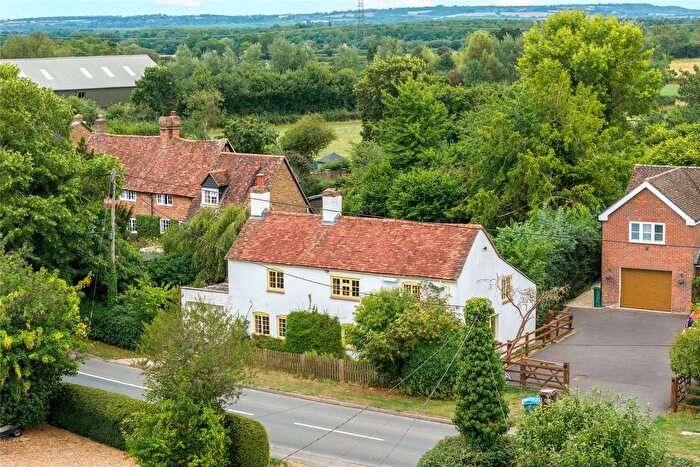 4 Bedroom Detached House For Sale In Worminghall Road, Oakley, Aylesbury, HP18