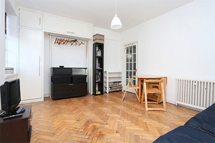 Studio To Rent In Hamlet Gardens, Ravenscourt Park, Hammersmith, W6