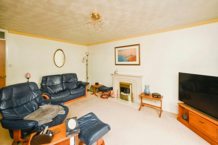 2 Bedroom Bungalow For Sale In Bamburgh Close, Kirkby-In-Ashfield, Nottingham, Nottinghamshire, NG17