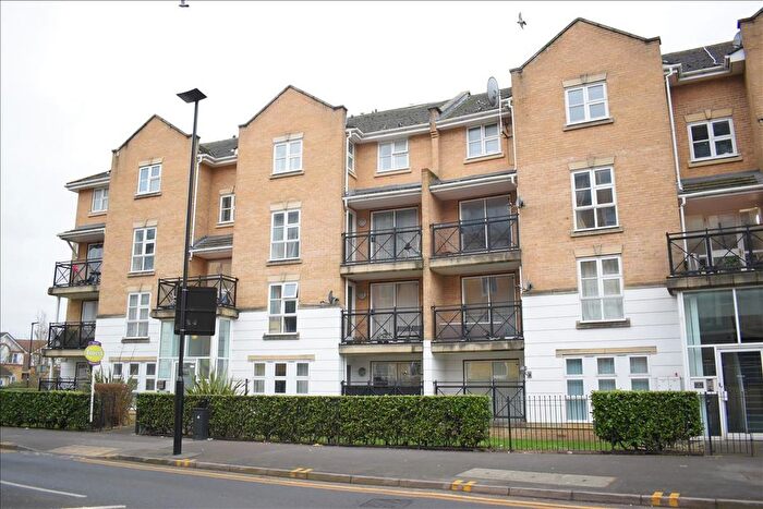 2 Bedroom Flat To Rent In Highfield Road, Feltham, TW13