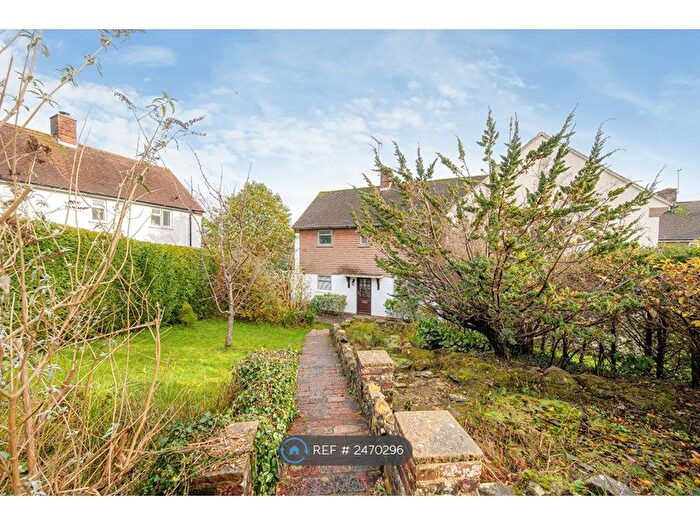 3 Bedroom Semi-Detached House To Rent In Waldron Thorns, Heathfield, TN21