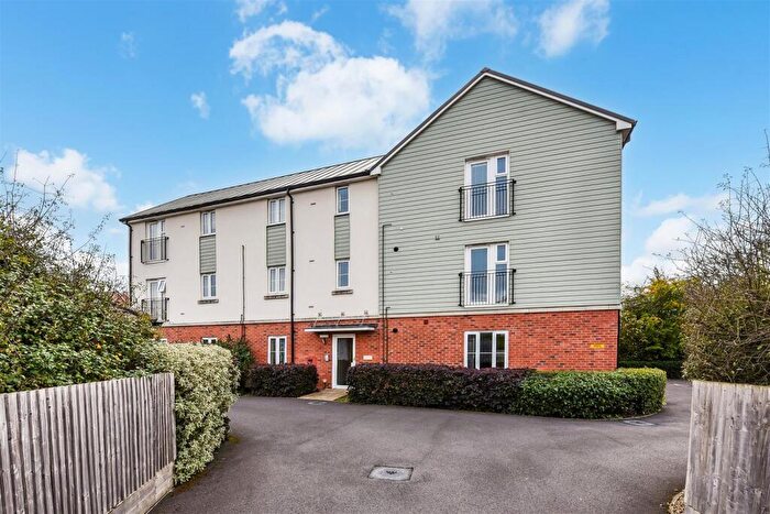 2 Bedroom Flat For Sale In Quicksilver Crescent, Andover, SP11