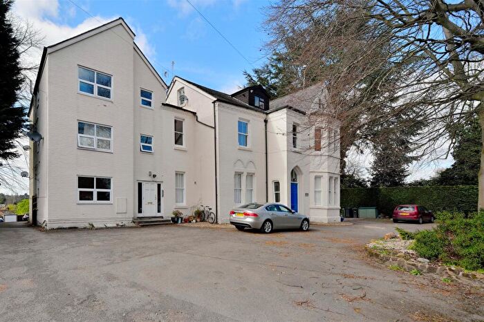 2 Bedroom Apartment To Rent In Holmewood Close, Kenilworth, CV8