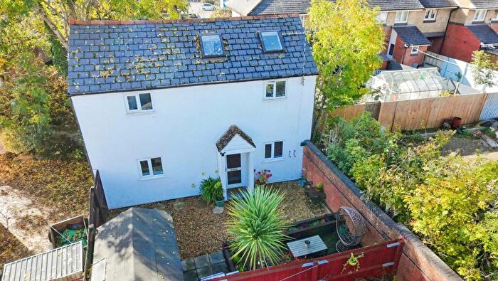 3 Bedroom Detached House For Sale In Grove Road, Shirley, Southampton, Hampshire, SO15