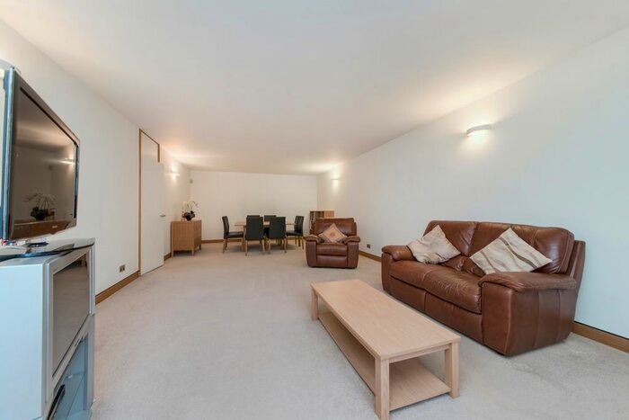 2 Bedroom Flat To Rent In Emperors Gate, London, SW7