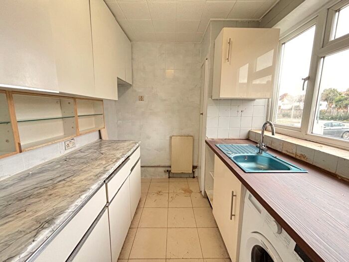 2 Bedroom Flat To Rent In Margaret Way, Gants Hill, Ilford, IG4