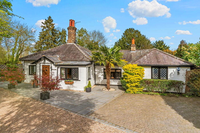 3 Bedroom Detached Bungalow For Sale In East Lodge, Hunsdonbury, Ware, SG12