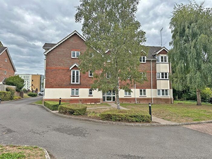 2 Bedroom Flat For Sale In London Road, Redhill, RH1
