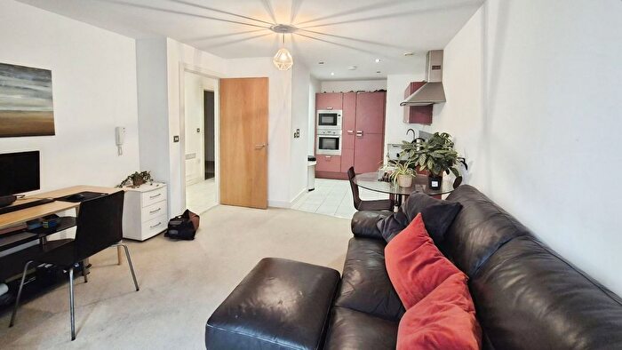 1 Bedroom Flat To Rent In Jefferson Place, Fernie Street, Green Quarter, Manchester, M4