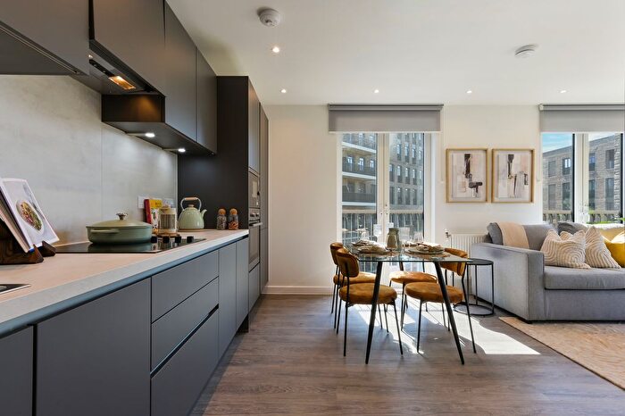 1 Bedroom Flat To Rent In Medawar Drive, Wolff House, London, NW7