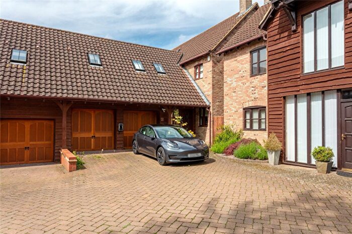 6 Bedroom Link Detached House For Sale In Owlswick, Wilden, Bedford, Bedfordshire, MK44