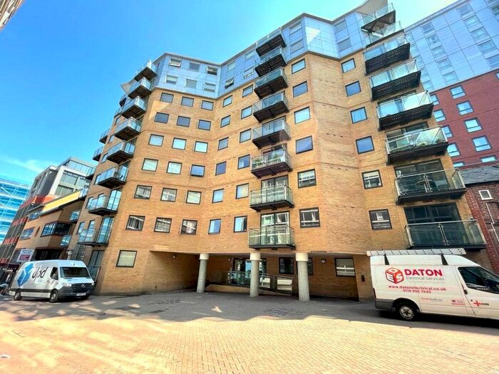 2 Bedroom Flat To Rent In Projection West, Merchants Place, Reading, Berkshire, RG1
